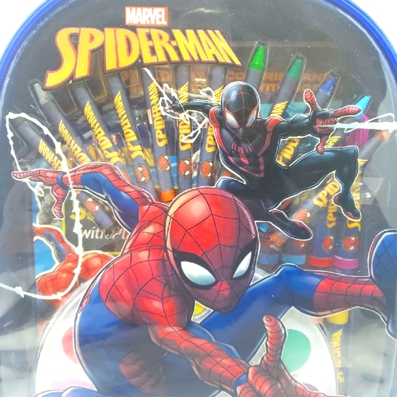 Spiderman Travel Coloring & Activity Set - Picture 3 of 7